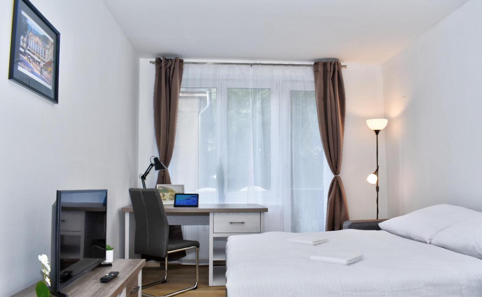 Karlsbad Central Point 外观 照片