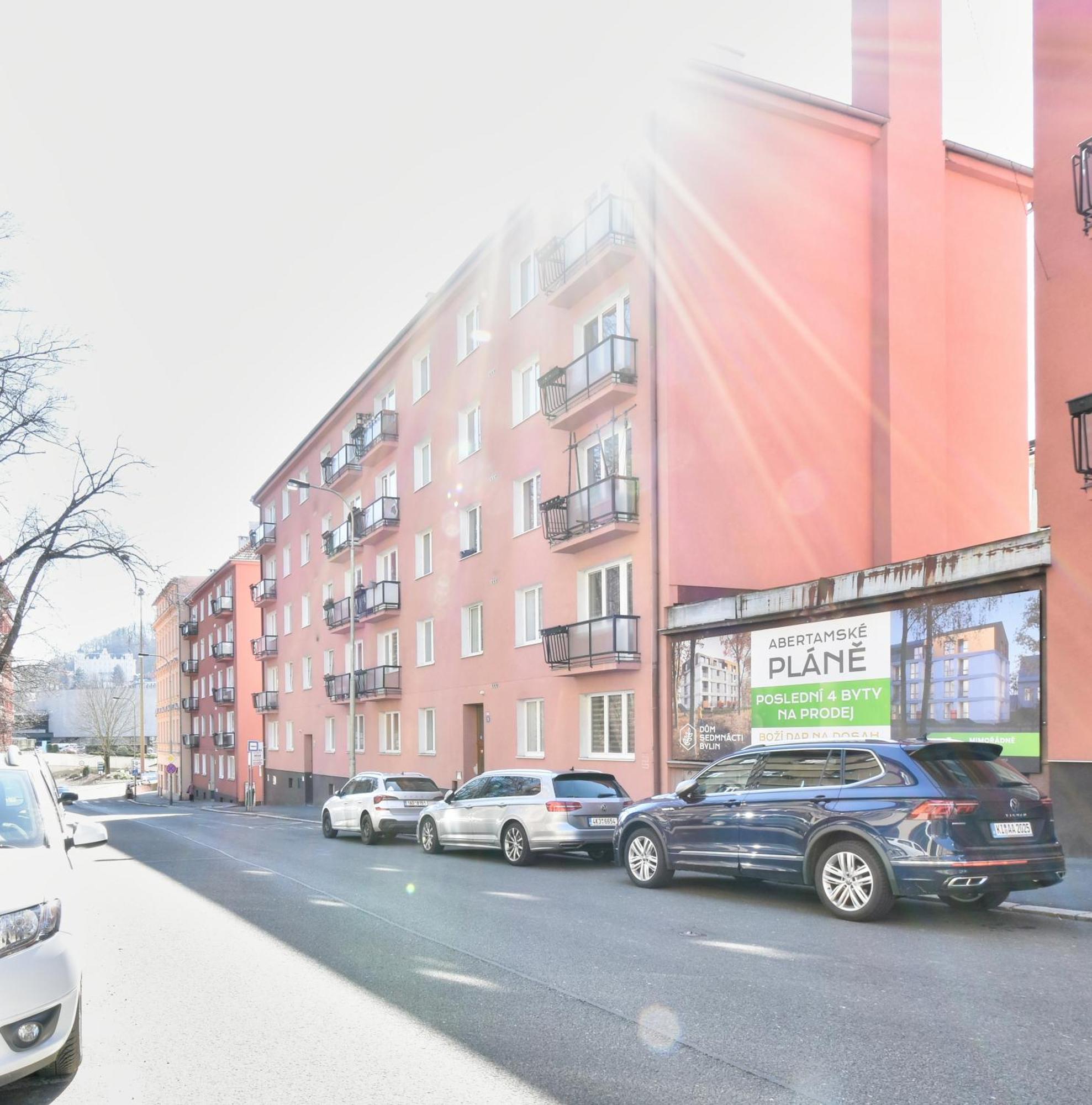 Karlsbad Central Point 外观 照片